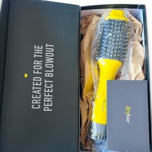 The Double Shot Oval Blow-Dryer Brush